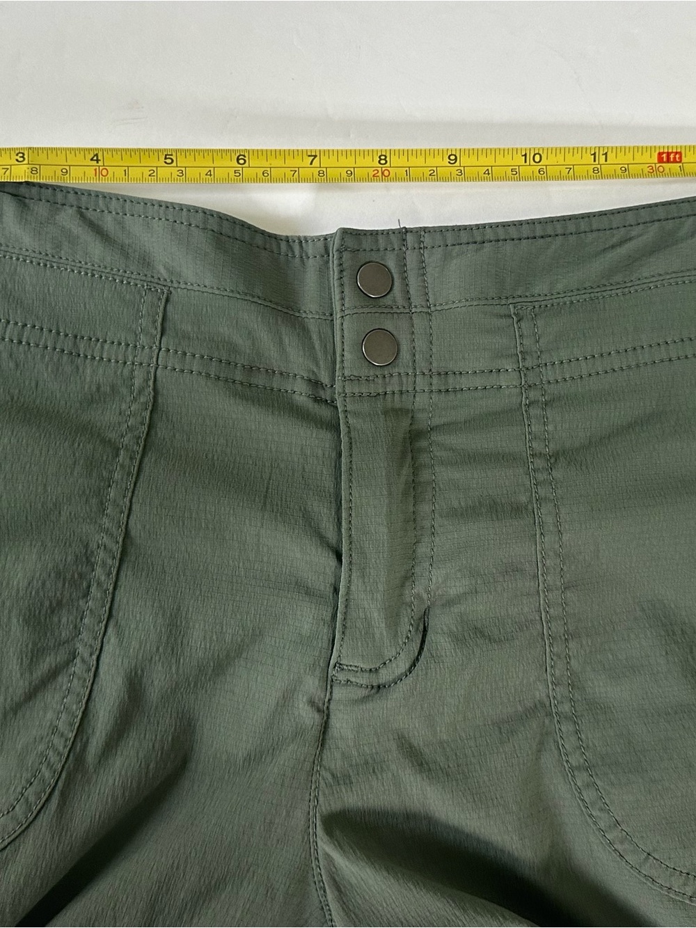 Athleta Trekkie North Straight Leg Outdoor Pant 6 Olive Green Hiking Ripstop EUC - Picture 9 of 11